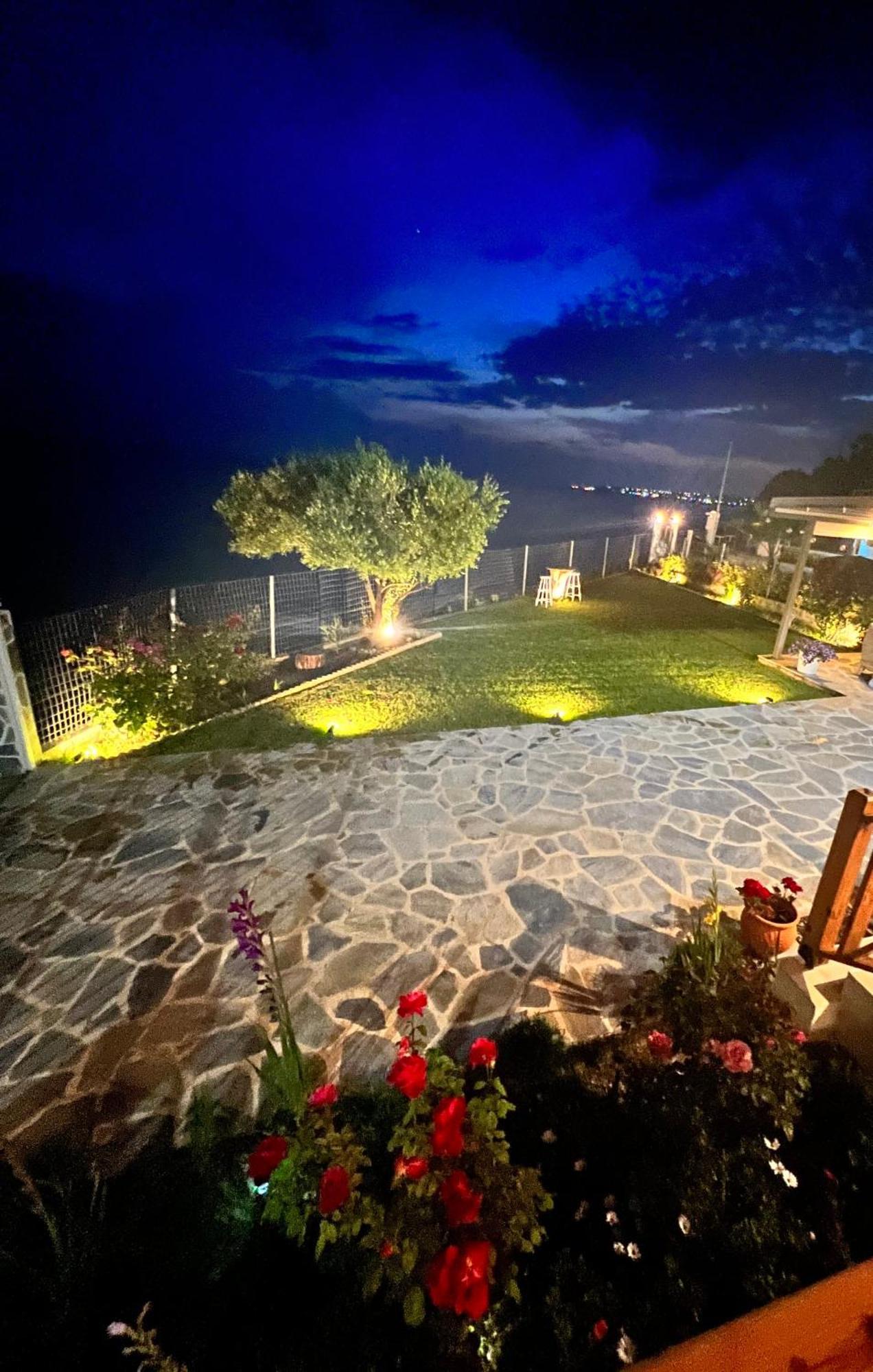 Beachfront Athina *