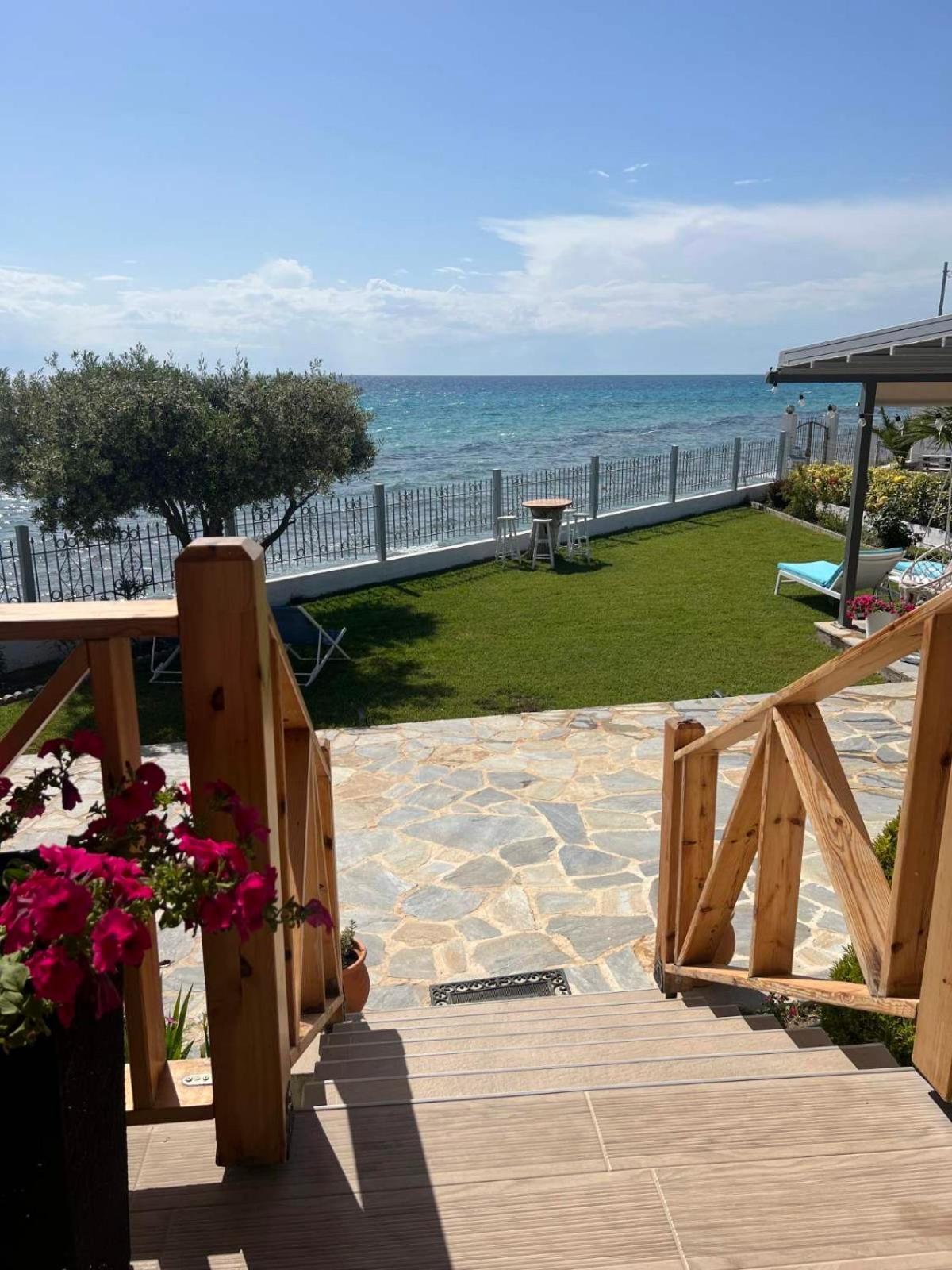 Villa Beachfront Athina Vergia