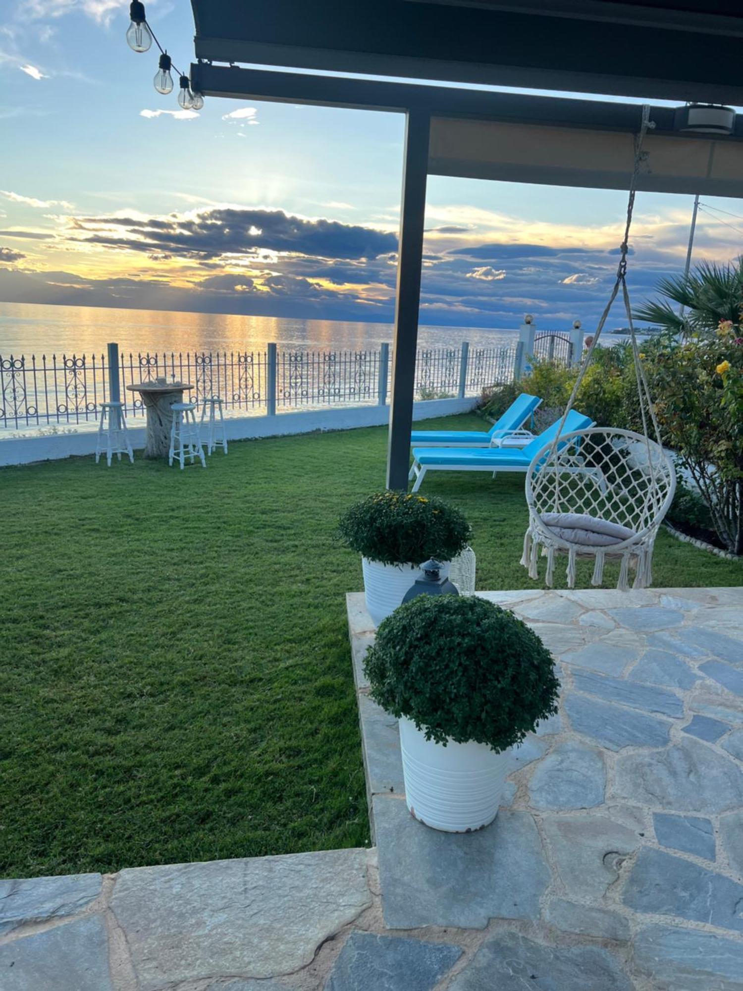 Villa Beachfront Athina