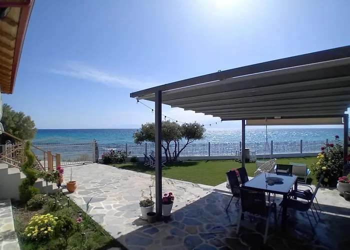 Beachfront Villa Athina
