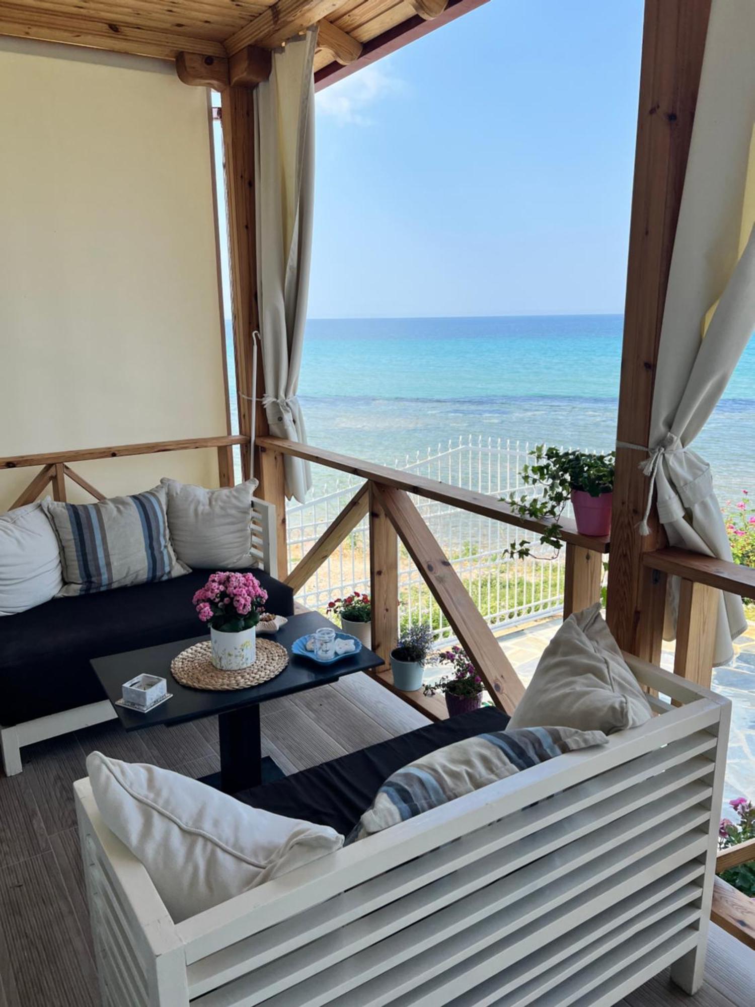 Beachfront Athina Vila Vergia